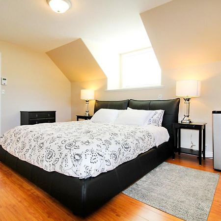 Spacious Two Bedrooms With Two Bathrooms Central Richmond 15Min To Yvr Airport Exterior foto